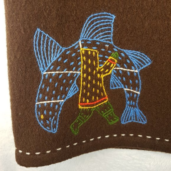 Vintage Inuit Vest Handcrafted by Canadian Eskimos Embroidered Fishing Hunting - Picture 6 of 16